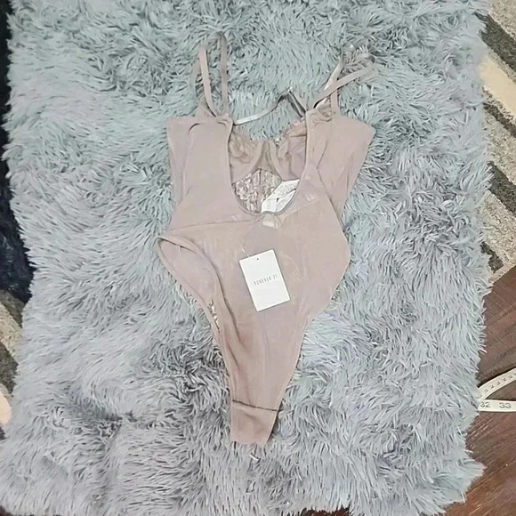 FOREVER 21 Sexy lace and sheer body suit. Nwt, small - Picture 5 of 7